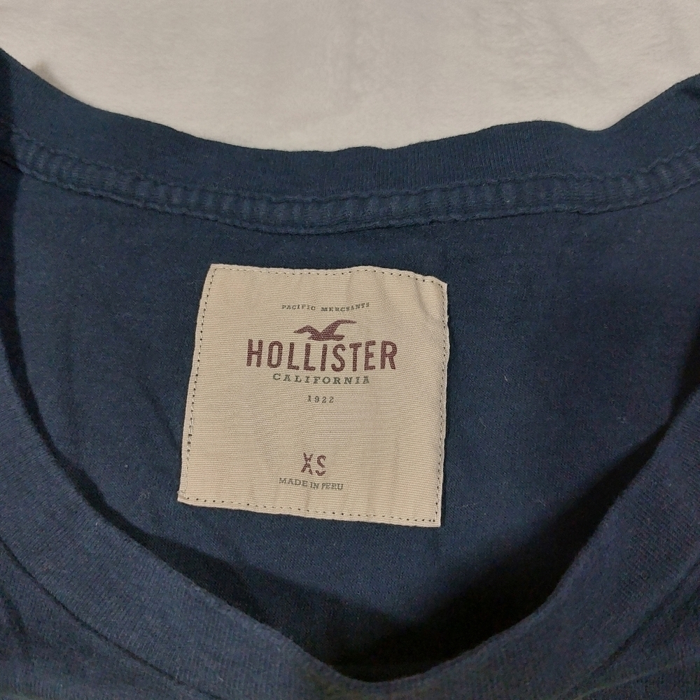 HOLLISTER NAVY BLUE MALIBU BEACH CROP T-SHIRT SIZE XS - Picture 7 of 11
